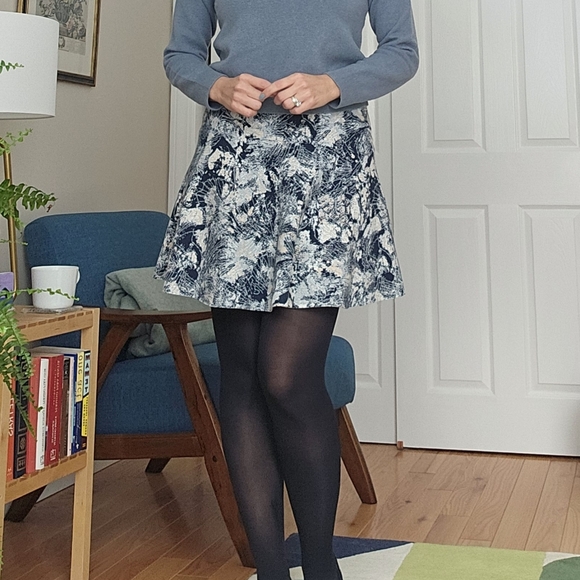 BCBG MAXAZRIA Skater knit skirt - Picture 2 of 9